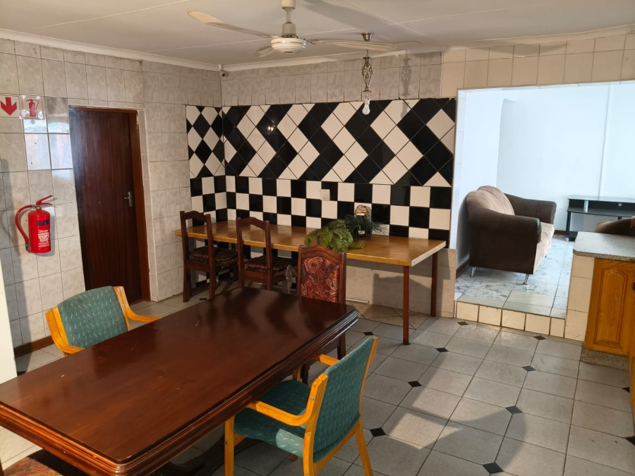 Commercial Property for Sale in Heuwelsig North West